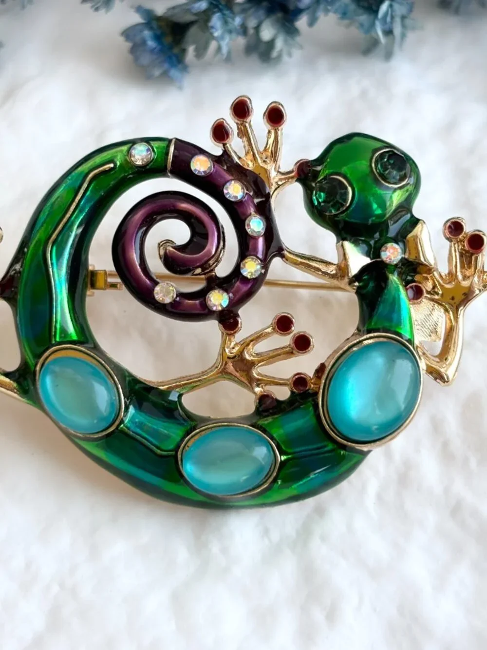 Gecko Lizard Figural Jelly Belly Green Enameled Vintage Inspired Brooch Pin